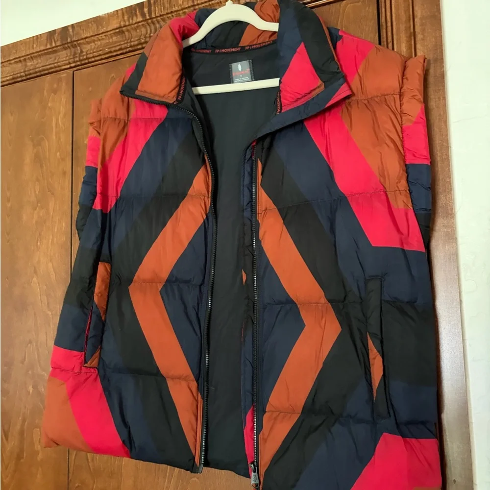 fp movement in a bubble printed vest - Picture 7 of 8